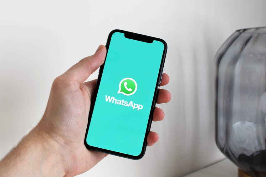 WhatsApp has launched an official Apple Watch app